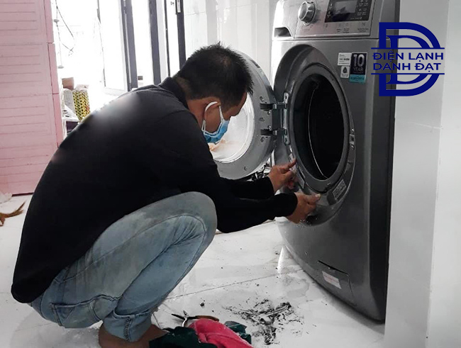 Máy giặt Electrolux không mở được cửa do đâu