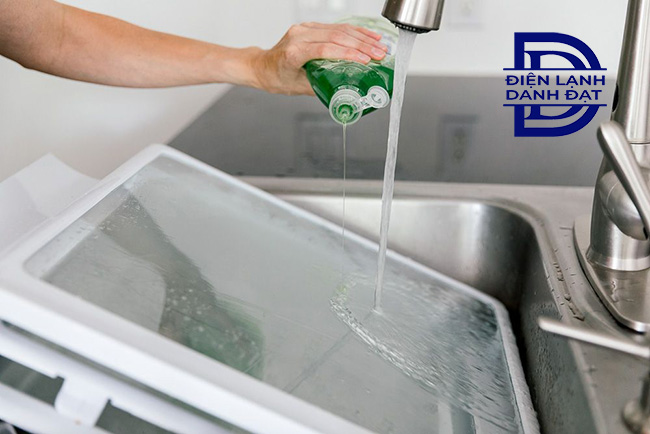 Trung tâm vệ sinh tủ lạnh chuyên nghiệp tại nhà