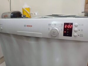 Lỗi E02 máy rửa bát Bosch