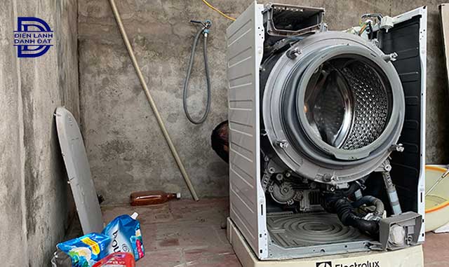Cách sửa máy giặt Electrolux bị rung lắc