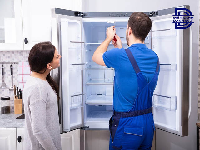 Vệ sinh tủ lạnh bị dòi