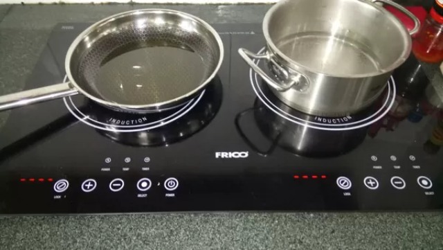 Sửa bếp từ Frico 